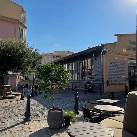 Charmant Studio Neuf Proche Plage 300m A Pied Apartment Saint-Raphael (Var)